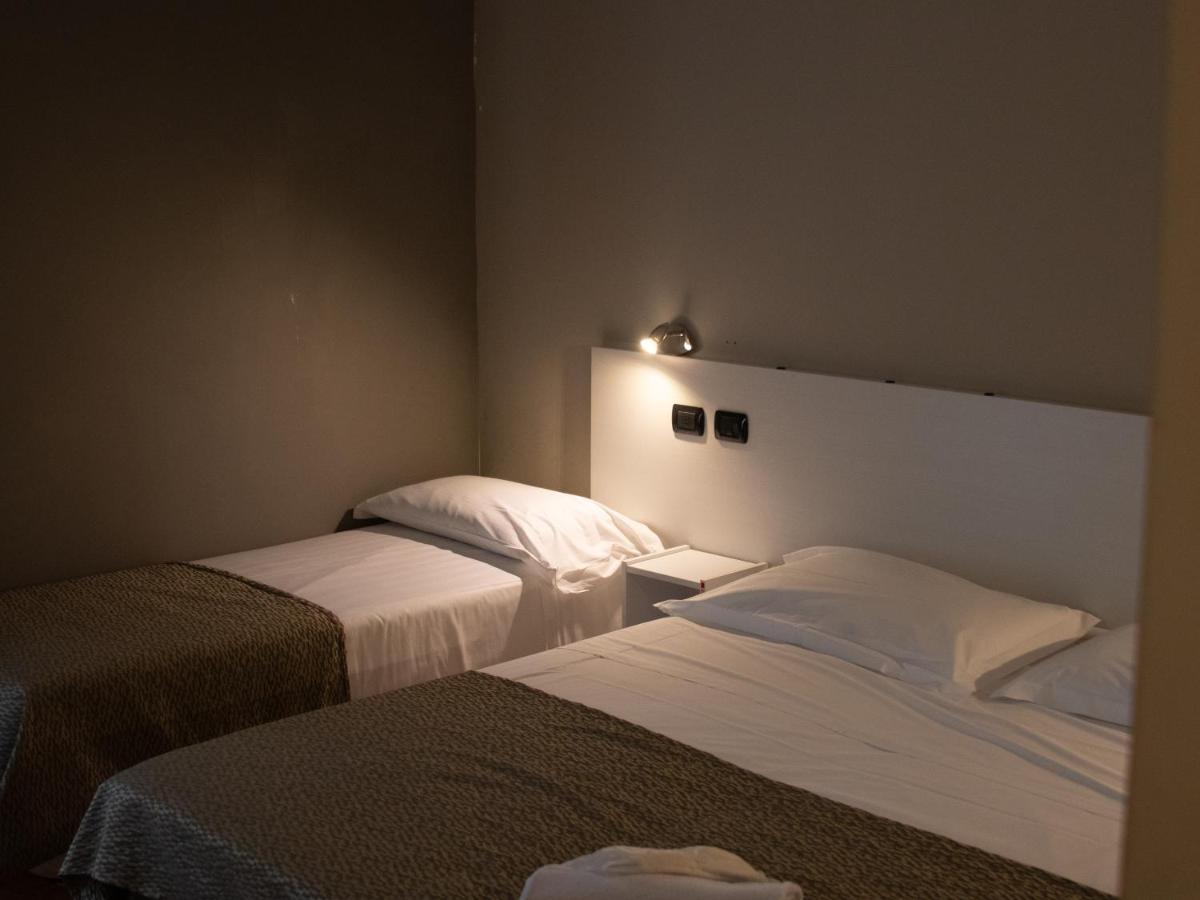 Master Hotel Reggio Emilia Bagian luar foto