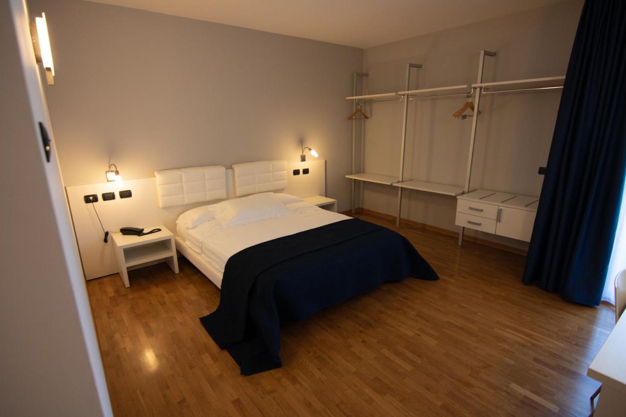 Master Hotel Reggio Emilia Bagian luar foto