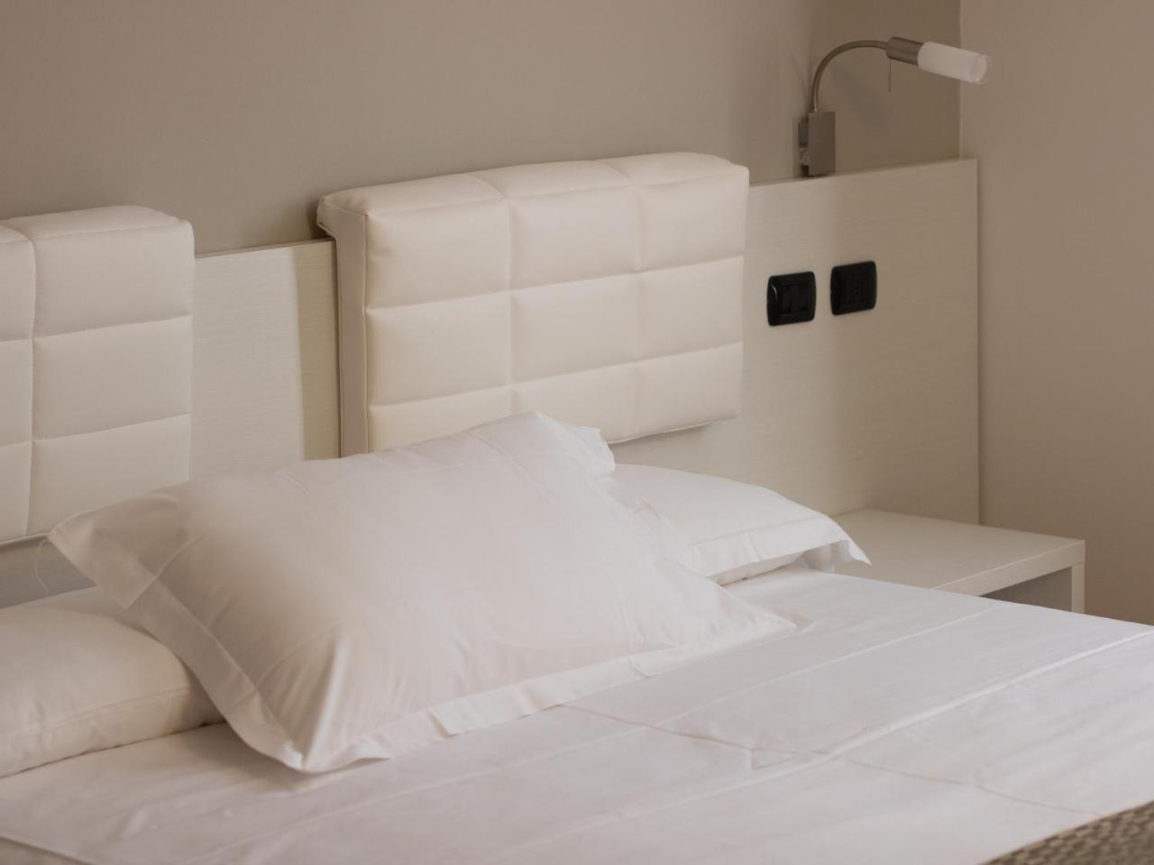 Master Hotel Reggio Emilia Bagian luar foto