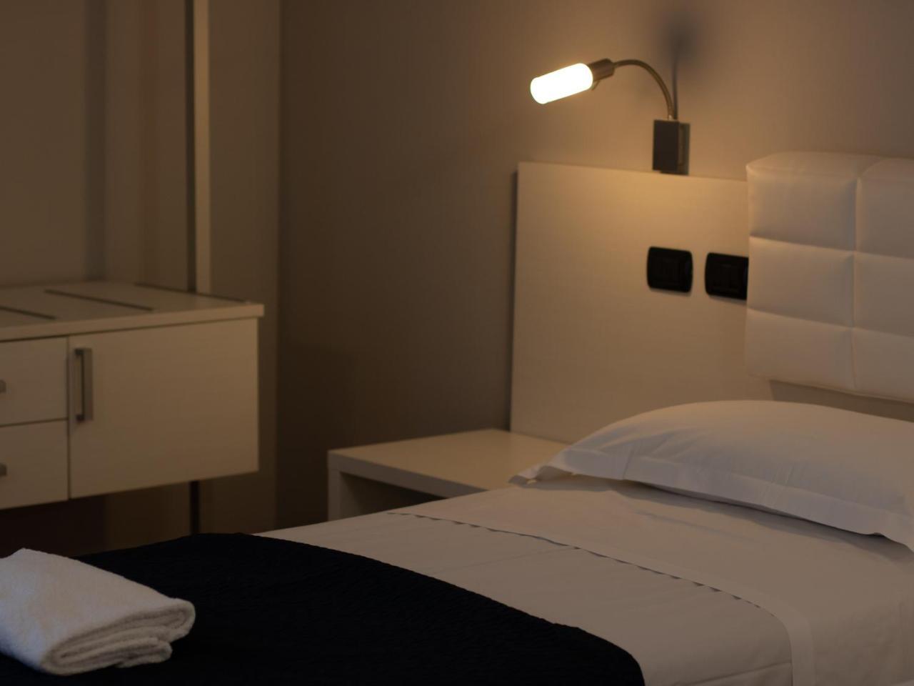 Master Hotel Reggio Emilia Bagian luar foto