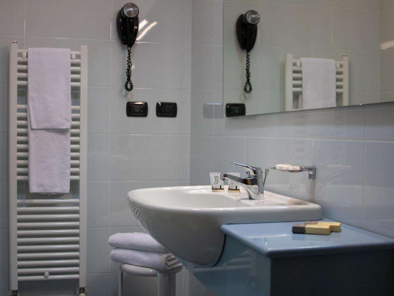 Master Hotel Reggio Emilia Bagian luar foto